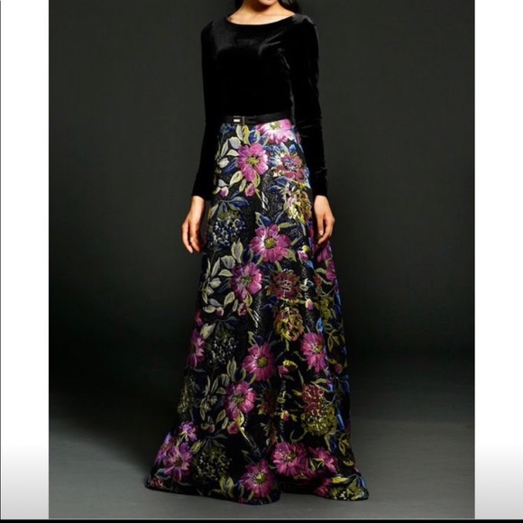 Velvet beautiful Jovani runway gown - Picture 2 of 3